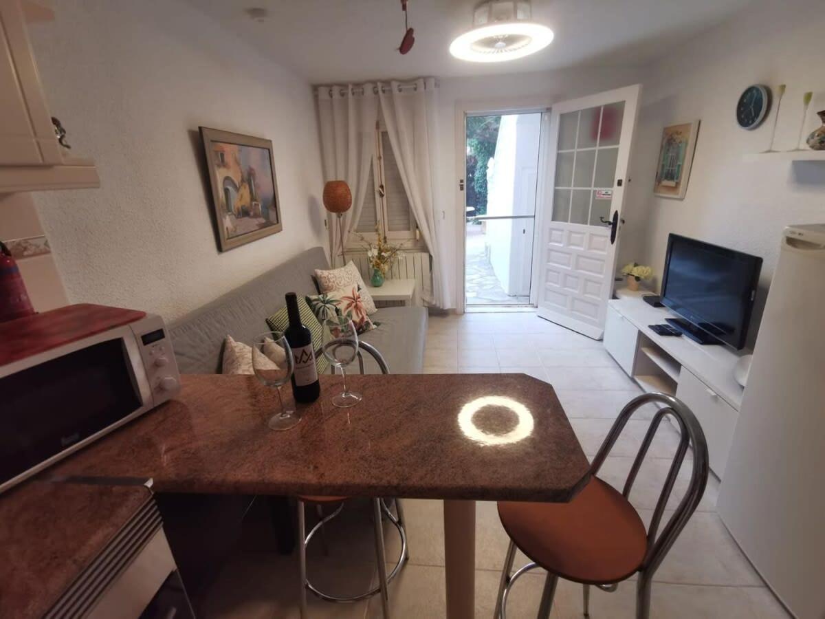 Quaint Ground Floor Apartment With Pool Lb1 Torrevieja Exterior foto